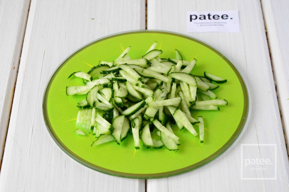 Салат из молодой капусты и овощей - Шаг 4