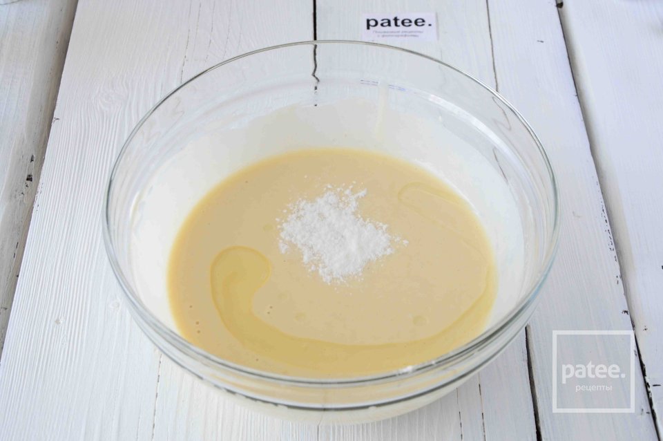 Оладьи с клубникой и кремом из йогурта - Шаг 5