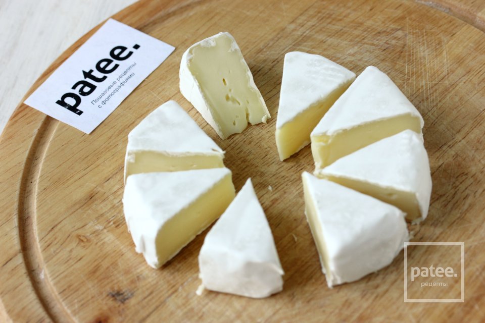 Камамбер-фри с клубникой - Шаг 2