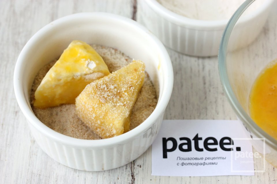 Камамбер-фри с клубникой - Шаг 6