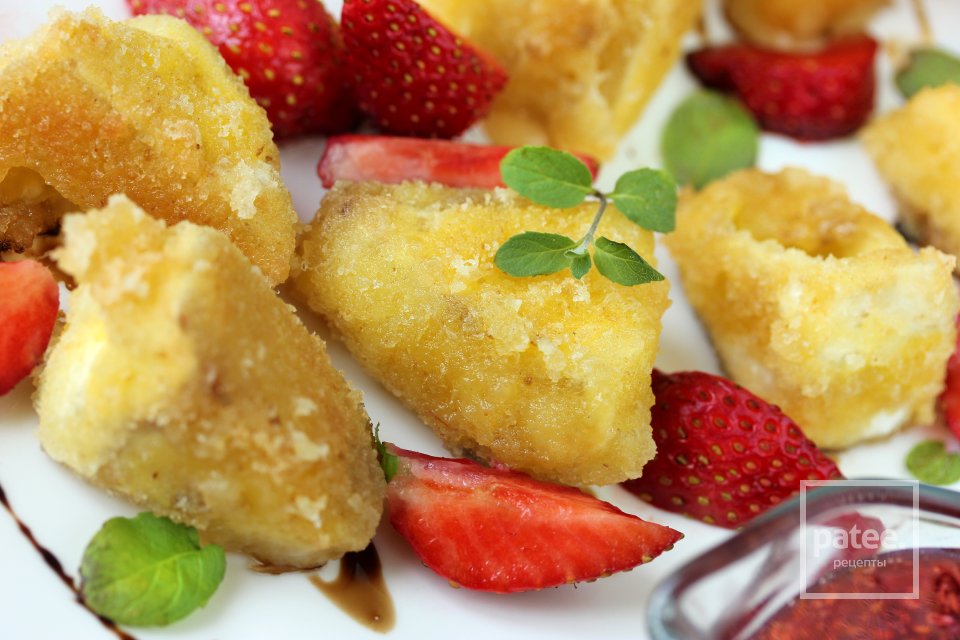 Камамбер-фри с клубникой - Шаг 12