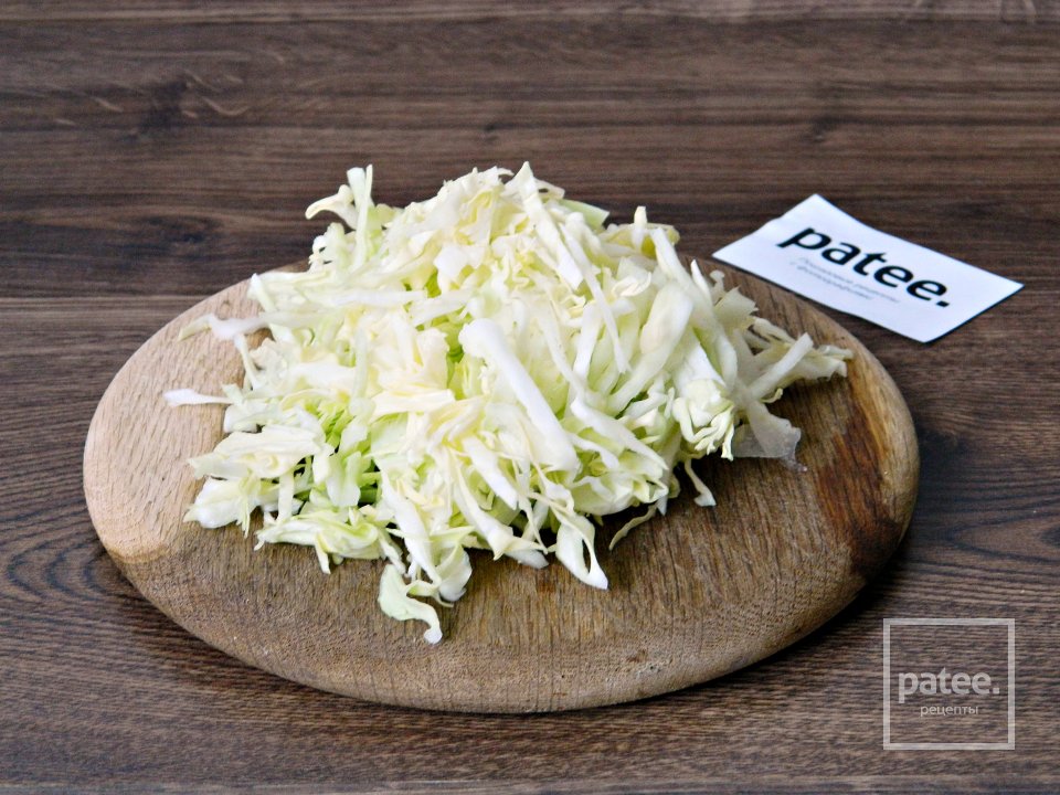 Диетический салат с курицей и капустой - Шаг 6