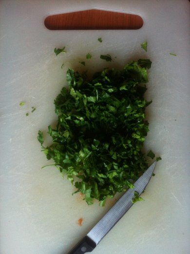 Паста с чернилами каракатицы с томатным соусом и морепродуктами - Шаг 3