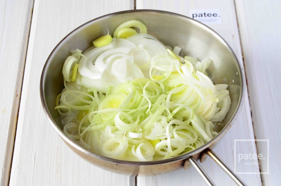 Луковый киш с маслинами - Шаг 6