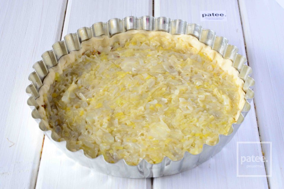 Луковый киш с маслинами - Шаг 14