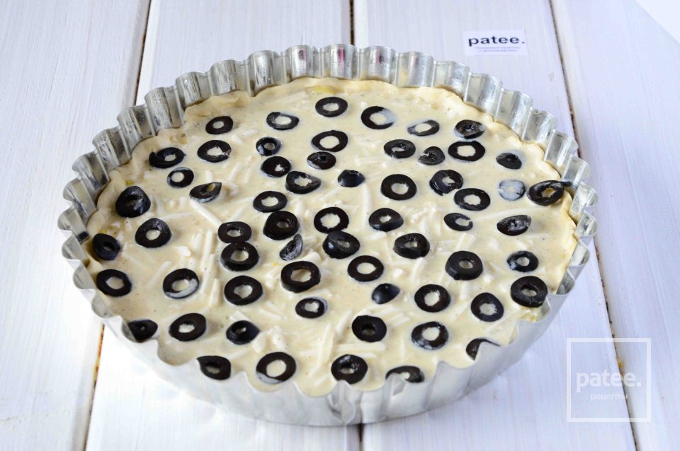Луковый киш с маслинами - Шаг 16