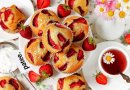 Маффины с клубникой