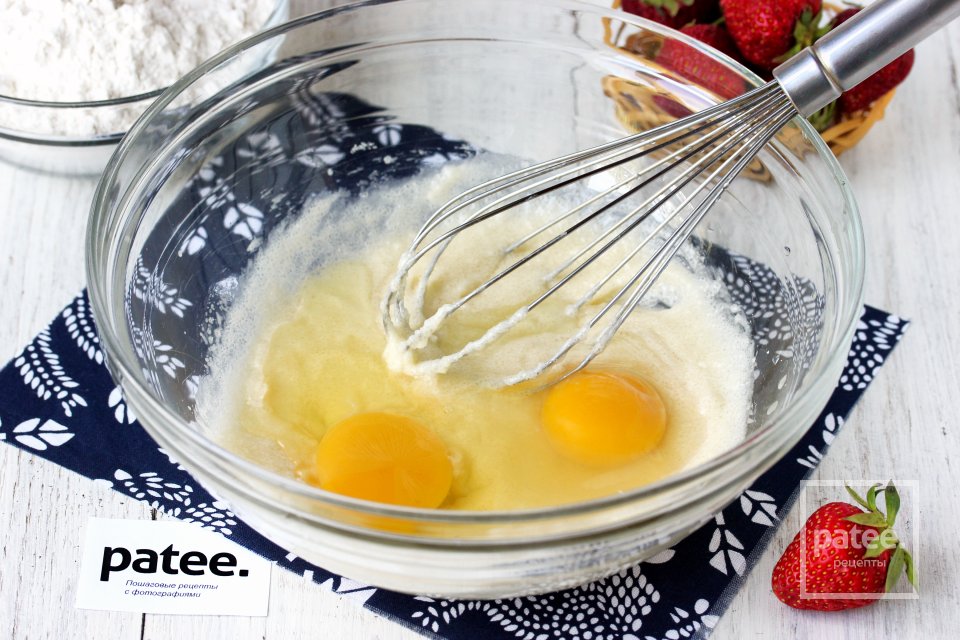 Маффины с клубникой - Шаг 3