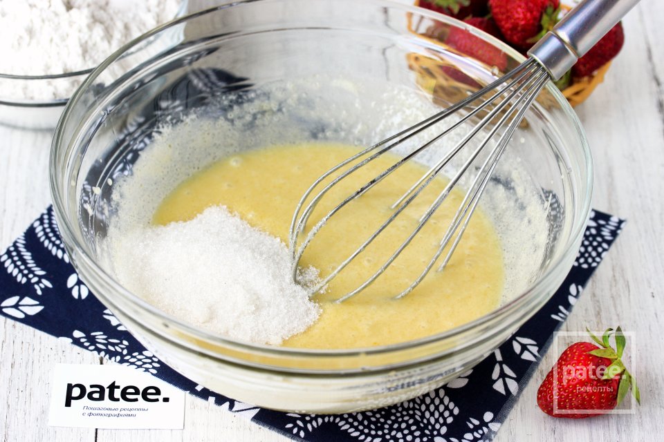 Маффины с клубникой - Шаг 4