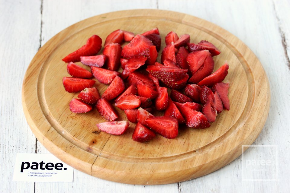 Маффины с клубникой - Шаг 8