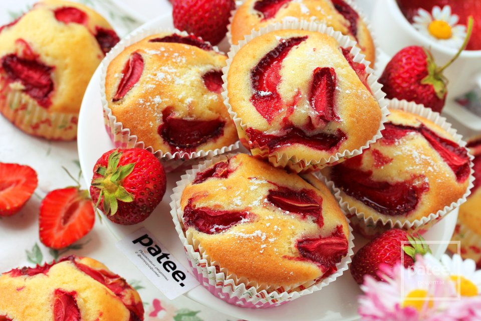 Маффины с клубникой - Шаг 12