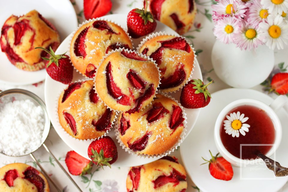 Маффины с клубникой - Шаг 13