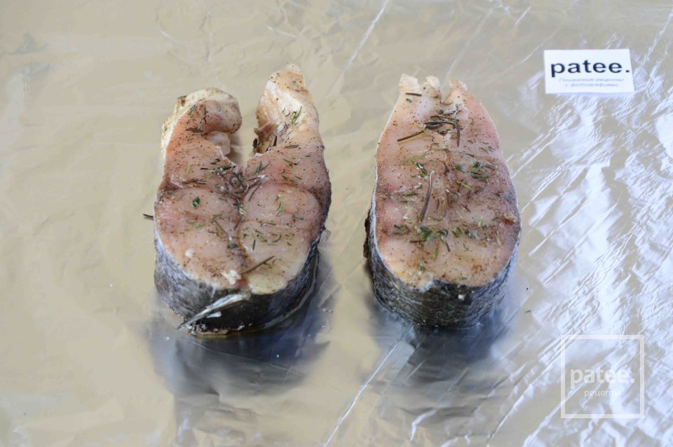 Толстолобик запеченный в духовке под соусом из йогурта - Шаг 3