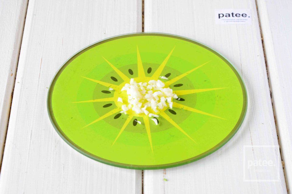 Толстолобик запеченный в духовке под соусом из йогурта - Шаг 7