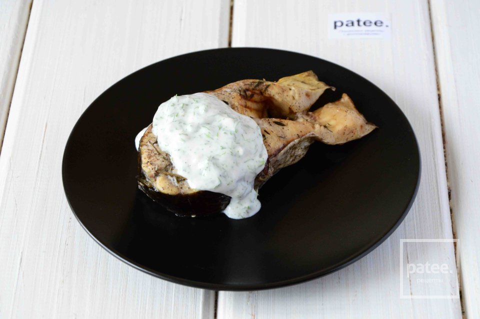 Толстолобик запеченный в духовке под соусом из йогурта - Шаг 11