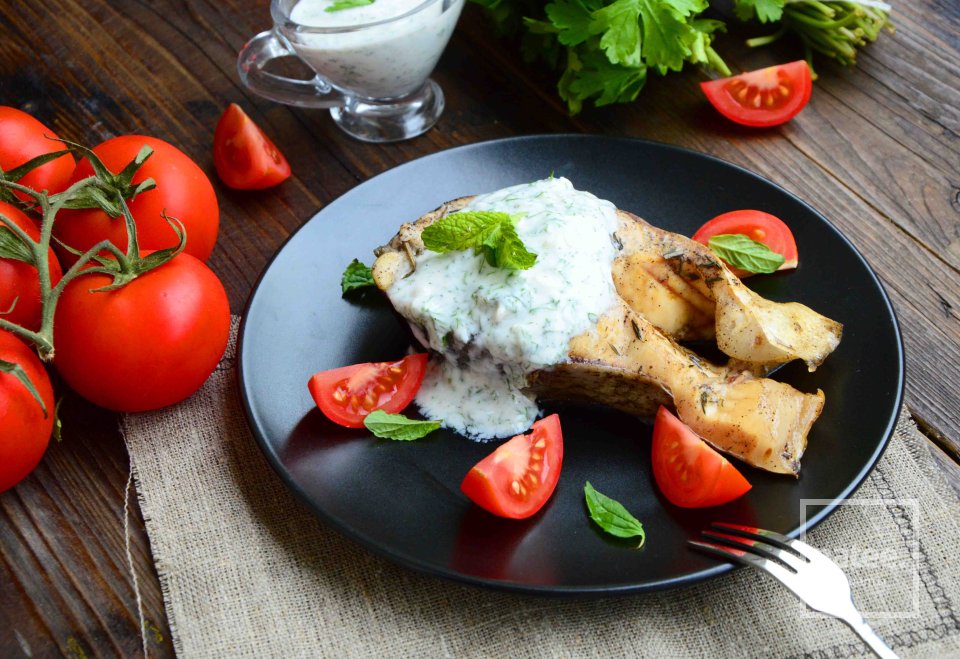 Толстолобик запеченный в духовке под соусом из йогурта - Шаг 12