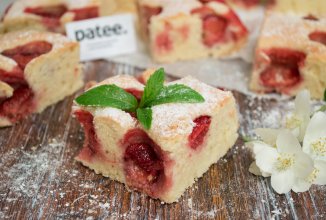 Пирог с клубникой