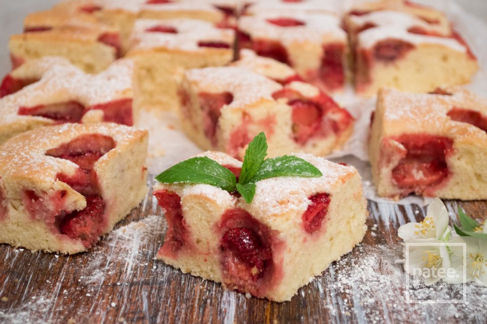 Пирог с клубникой - Шаг 12