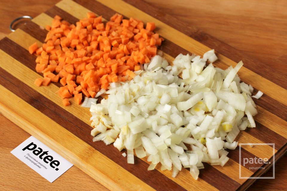 Суп с колбасой и макаронами - Шаг 3