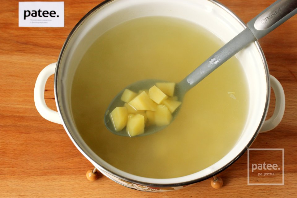 Суп с колбасой и макаронами - Шаг 6