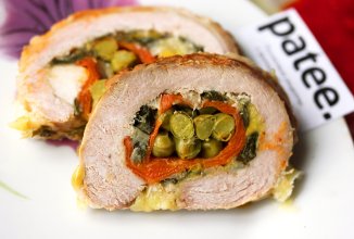 Рулет из свиной корейки с овощами