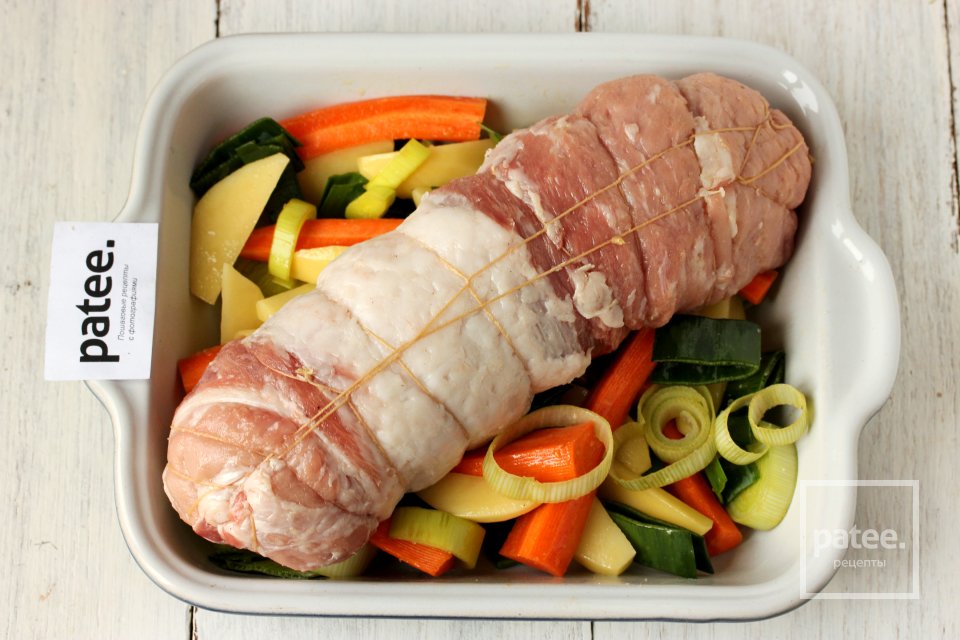 Рулет из свиной корейки с овощами - Шаг 17