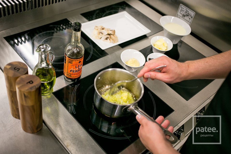 Стейк в грибном соусе - Шаг 7