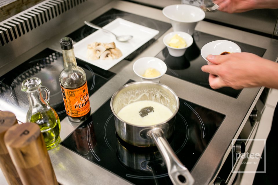 Стейк в грибном соусе - Шаг 10