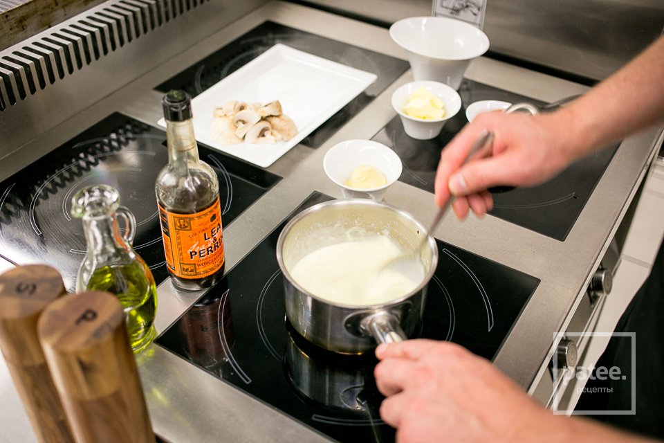 Стейк в грибном соусе - Шаг 11