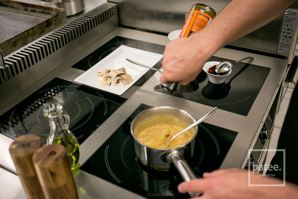 Стейк в грибном соусе - Шаг 13