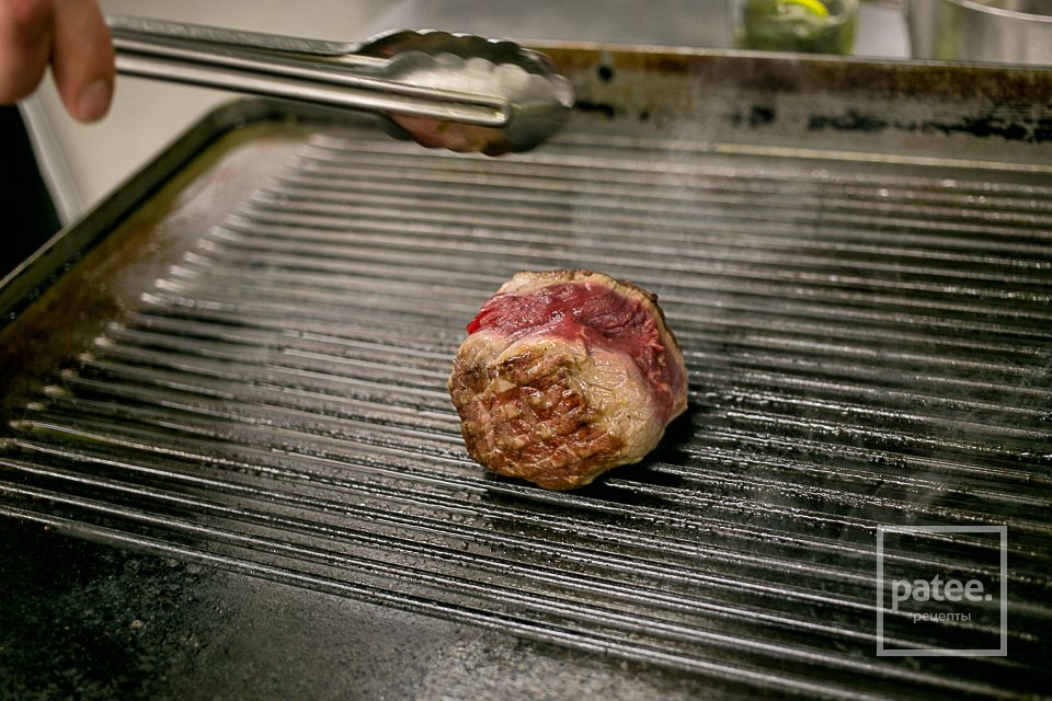 Стейк в грибном соусе - Шаг 19