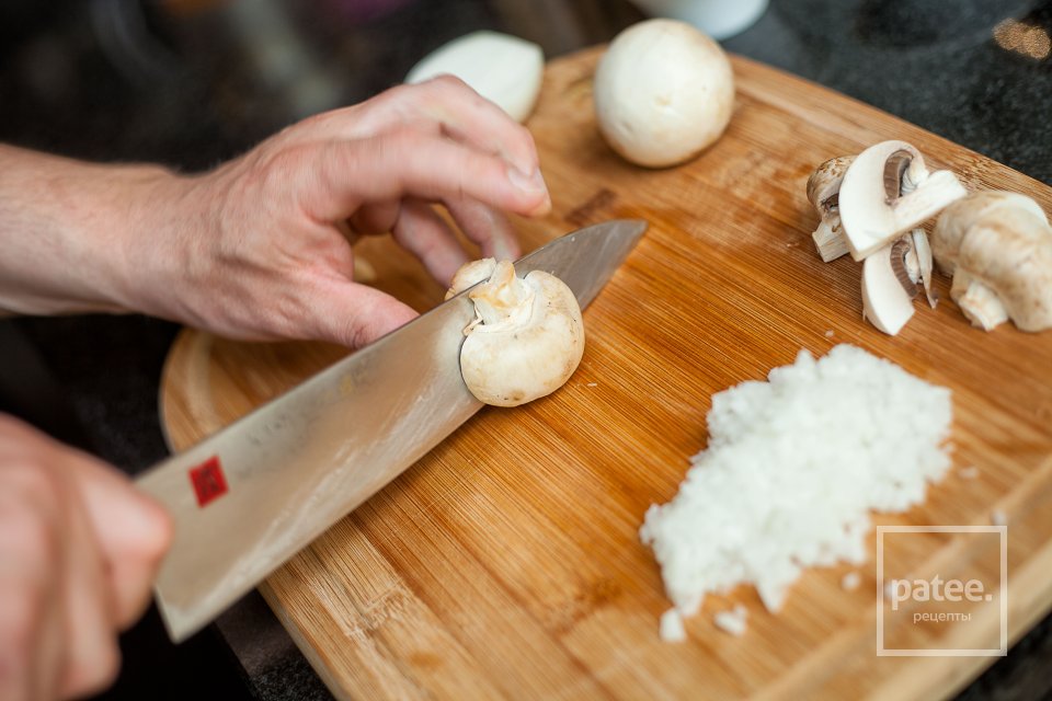 Стейк в грибном соусе - Шаг 4