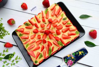 Клубничный торт с заварным кремом