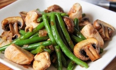 Рецепт Фасоль с грибами и курочкой 54,6 ккал на 100 г
