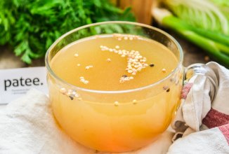 Пряный бульон из курицы и овощей