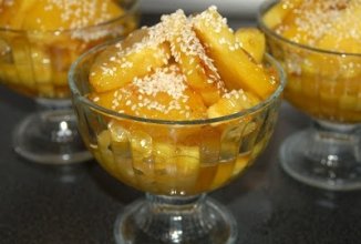 Тайский десерт из ананаса