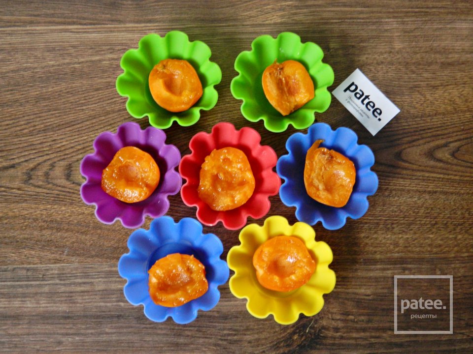 Творожные кексы с абрикосами - Шаг 10