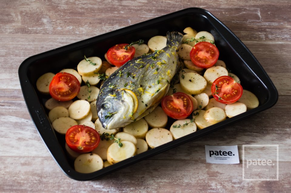 Дорада с картофелем и помидорами - Шаг 11