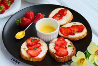 Французские тосты с клубникой