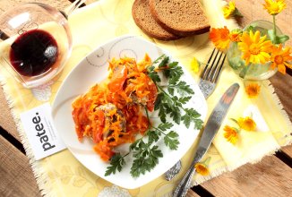 Хек тушеный с овощами в мультиварке