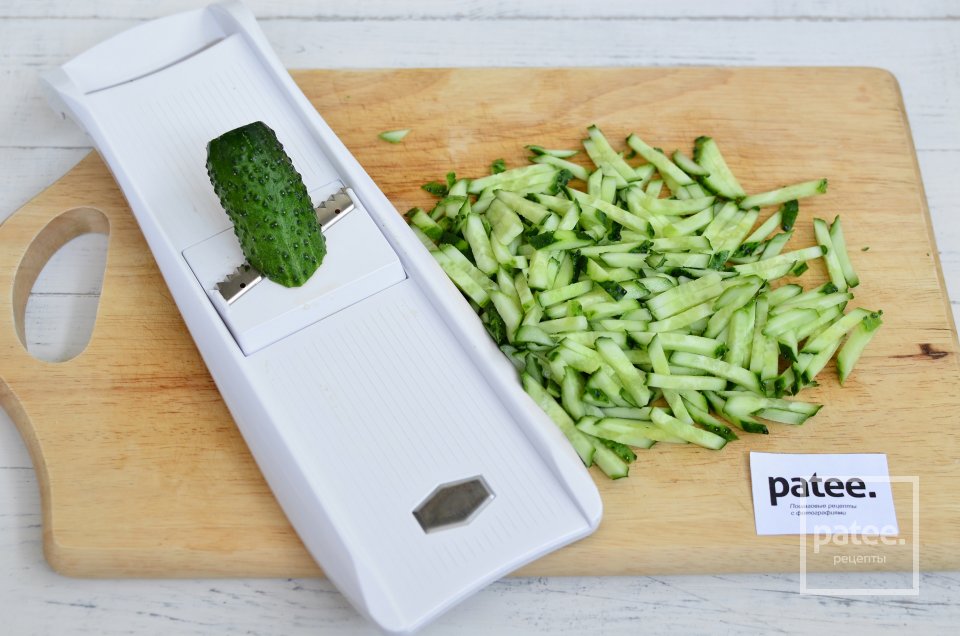 Капустный салат с крабовыми палочками - Шаг 3