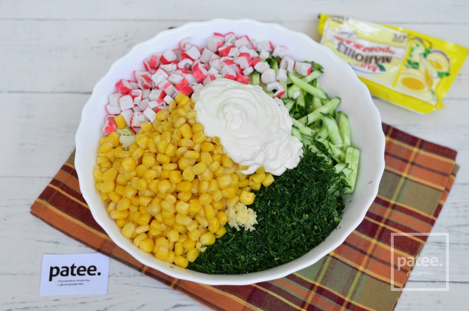 Капустный салат с крабовыми палочками - Шаг 9