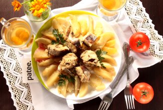 Минтай запеченный с картофелем