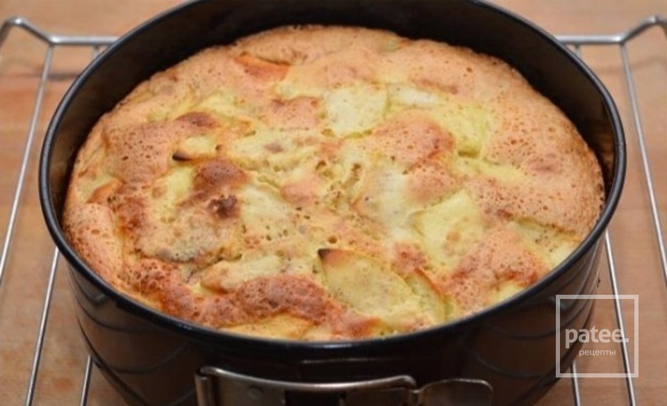 Шарлотка с яблоками. - Шаг 7