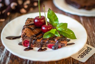 Брауни с вишней