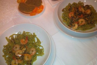 Фетучини с морепродуктами и соусом Песто