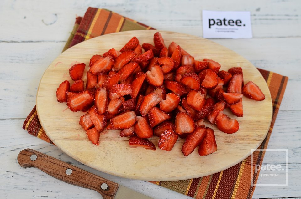 Клубничный торт с маршмеллоу - Шаг 12