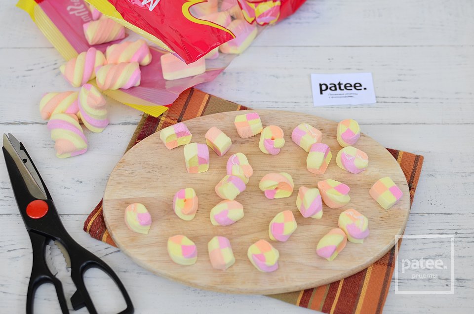 Клубничный торт с маршмеллоу - Шаг 13