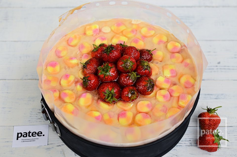 Клубничный торт с маршмеллоу - Шаг 20