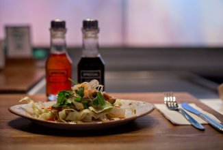 Салат азиатский с языком